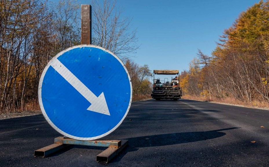 Asphalt Paving Warning Signs in Dalton